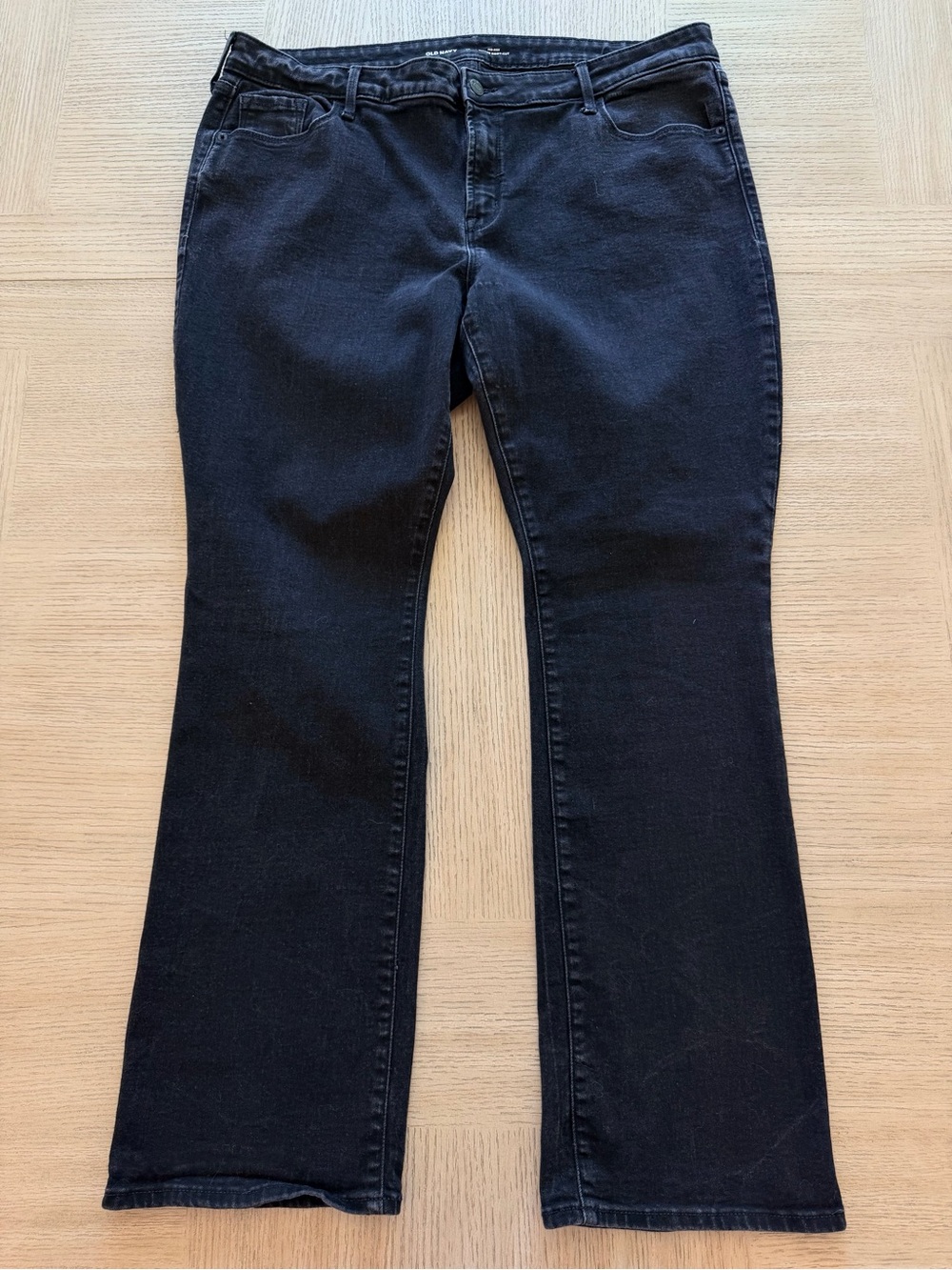Old Navy Mid-Rise Kicker Boot-Cut Jeans – Size 18 – Black Wash